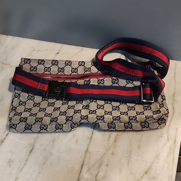 Gucci Crossbody Medium Bag - Picture 7 of 8